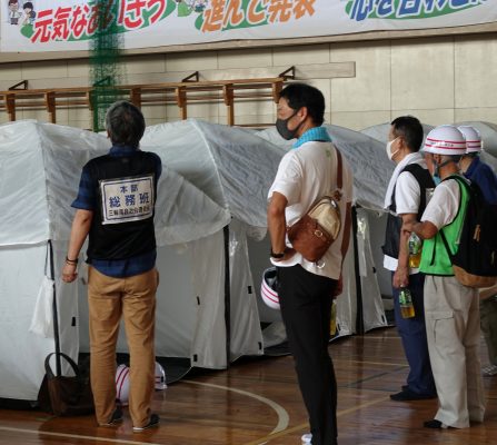 感染防止対策を確認し三輪南で地域防災訓練