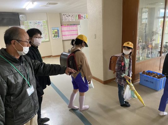 地域と協力した引き渡し訓練