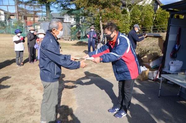 芥見南みどり会グラウンドゴルフＡＶマッチ大会表彰式