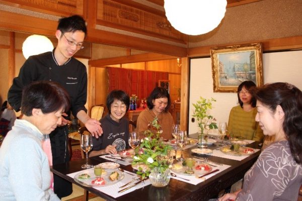 料理と花で春を楽しむ