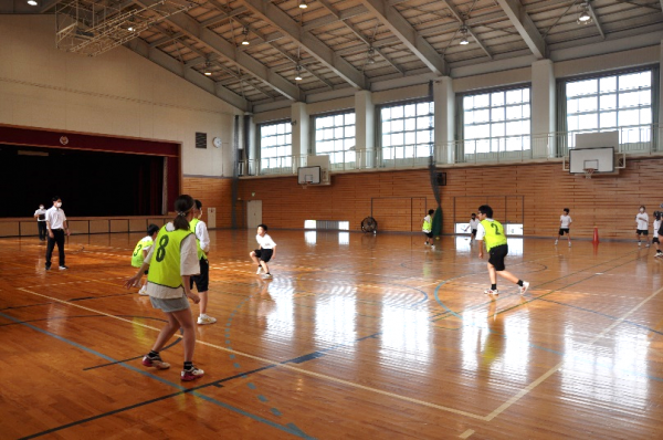 蘇原中でスポーツ鬼ごっこ みっぱらキッズが指導