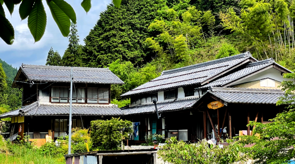 山県の築100年の宿泊施設で「古民家ライブ」！！