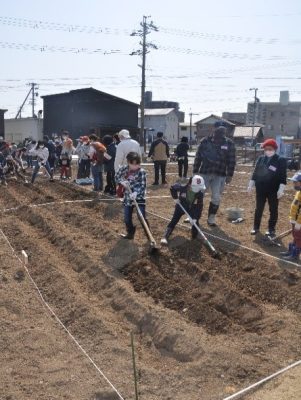 地元住民で野菜づくり 井戸端農園が始動‼