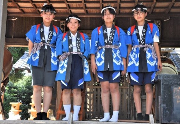 地元中学生の奉納太鼓 神社に響く