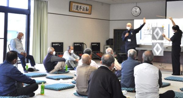 シニアクラブで交通安全を学ぶ