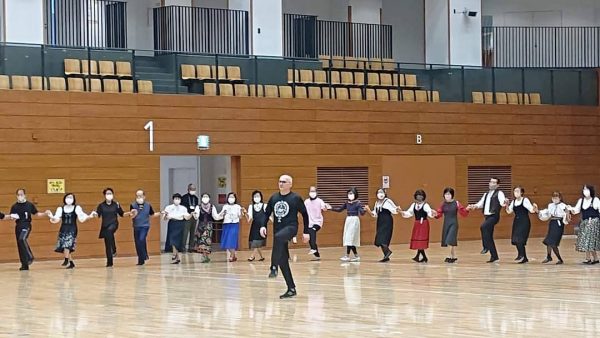 マケドニアの伝統フォークダンス講習会