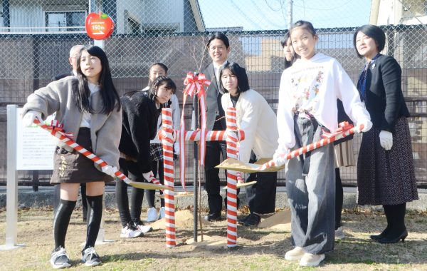 地域が一つになって紡ぐ日野小の歴史