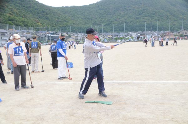 グラウンドゴルフで元気はつらつ！