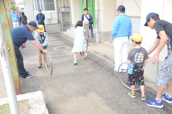 子どもたちが大喜び、懐かしい遊びや体験も