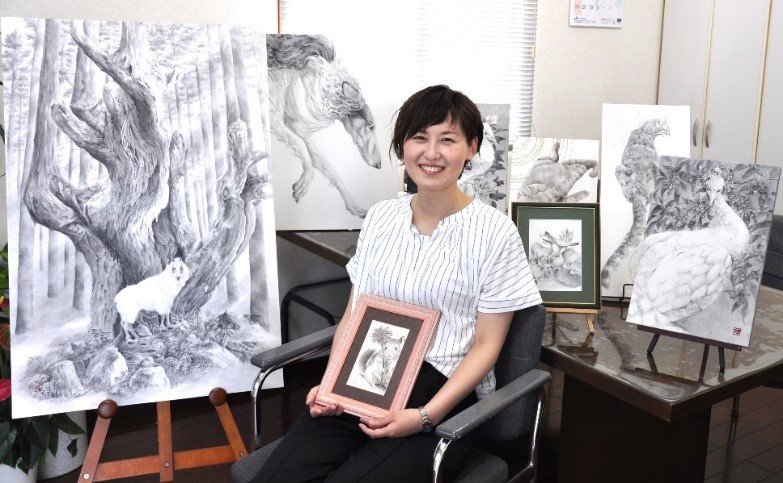 濃淡で描く動物たちの世界　墨画アーティスト　藤橋　李玲さん リードイメージ