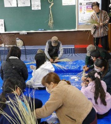 正月迎える伝統行事 子どもら体験