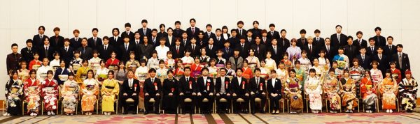 社会人の決意新たに！！ 長良西校区「二十歳のつどい」