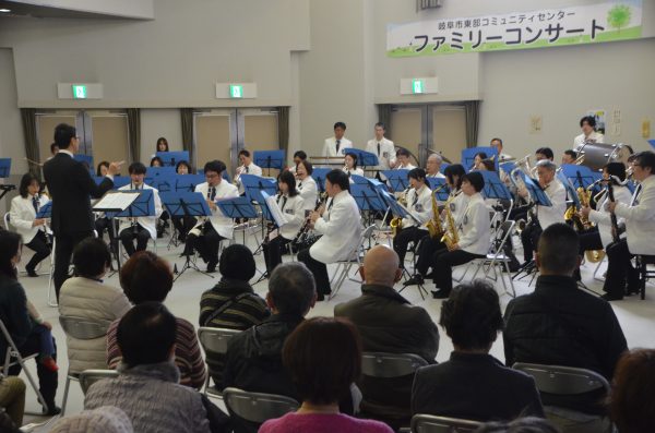 ココロ踊る吹奏楽サウンド！東部コミセンで長良シンフォニックバンドコンサート